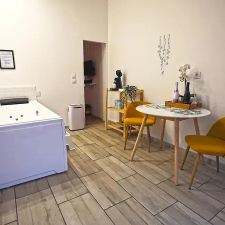 L'escapade Rouennaise Jacuzzi-spa 公寓 *